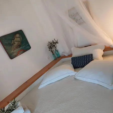 Elies 2 Apartment